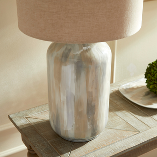 Enameled iron base with a cream linen shade.Max wattage: 40W;-Socket: E26
Dimensions: 14.5 x 14.5 x 25; Shade: 14.5 x 14.5 x 8.5
Third & Main, Home Decor, Lighting, Table Lamps, Lamps, Luxury Home, Almeta, Linen